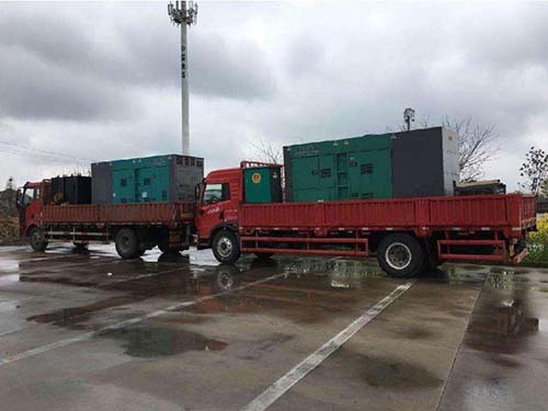 汝阳涂抹密封胶后，需要等待多长时间才能安装水冷式机油散热器密封件？